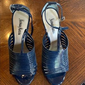 Ladies Navy Pumps